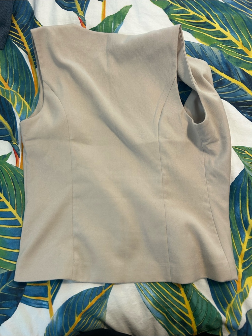 Abercrombie & Fitch Tailored Zip Vest - Picture 5 of 5